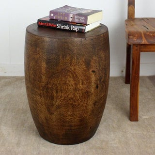 Hand-carved Hand-rubbed Mocha Oil 20 inches High x 15 inch Dia. Mango Merlot Wood End Table (Thailand)