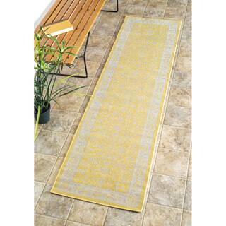 nuLOOM Traditional Modern Indoor/ Outdoor Yellow Porch Runner Rug (2' x 7'6)