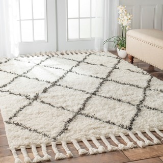 nuLOOM Hand-knotted Moroccan Trellis Natural Shag Wool Rug (5' x 8')