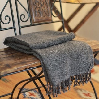 Handcrafted 100-percent Acrylic Charcoal Gray Self Fringe Soft Practical for Home or Car Decorator Accent Woven Throw (India)